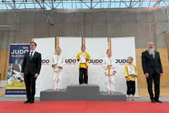 U12w_32